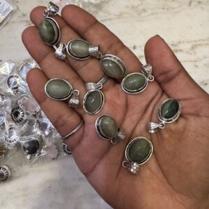 Cat's eye gemstones pendant